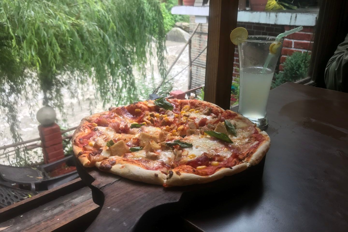 cafe 1947 manali