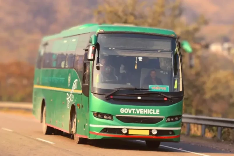 an hrtc himsuta bus