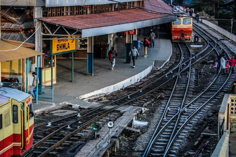 train entering shimla railway station