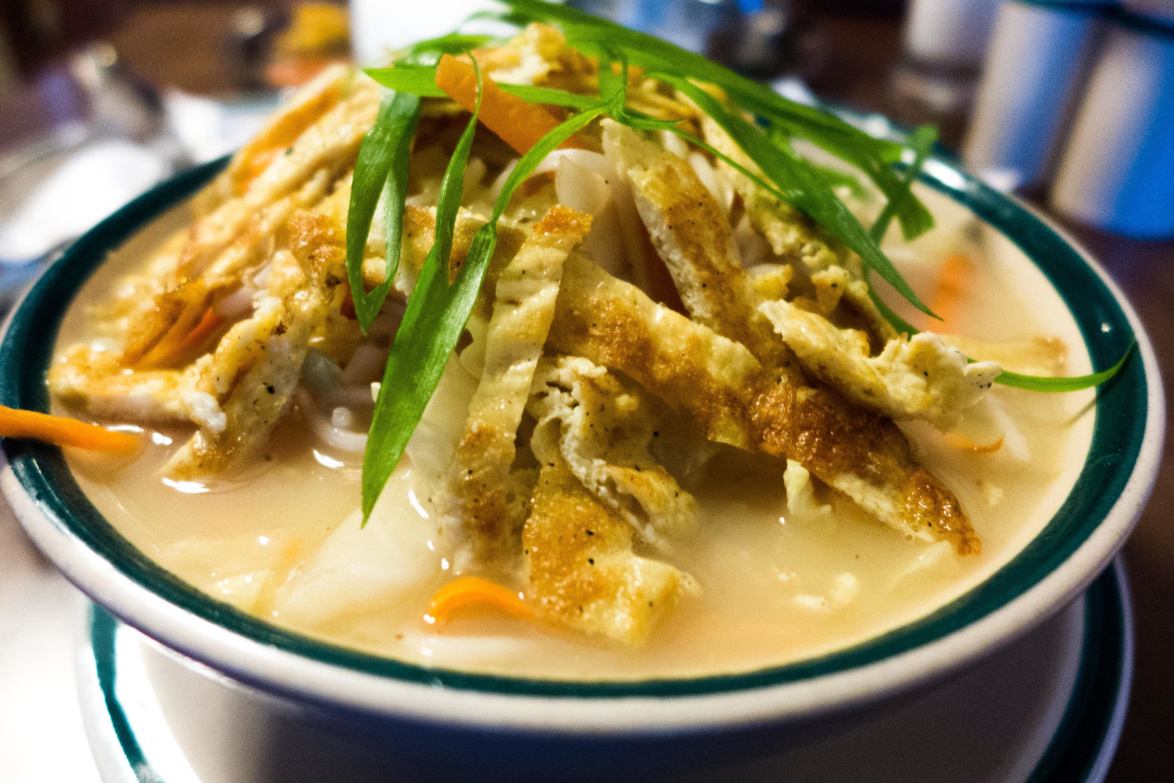 thukpa noodles served in soup