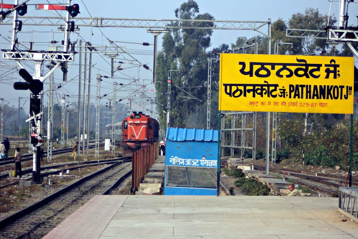 Pathankot Train How to reach Dharamshala by Flight, bus, train & car in 2026