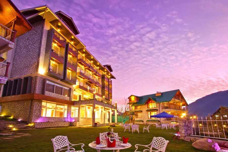 hotel white stone resort in manali